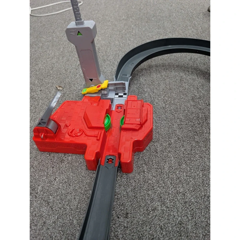 Hot Wheels F1‎ Pirelli Racing Track Set Motorized Booster Slot Car Circuit